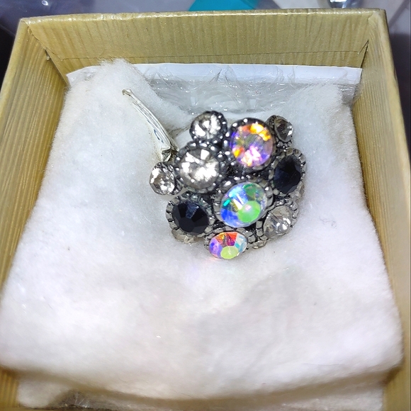 Bursting Crystals Cocktail Ring - Picture 3 of 12